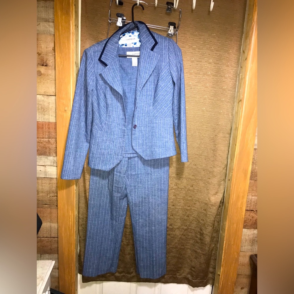 3piece suit size 8 By Sag Harbor